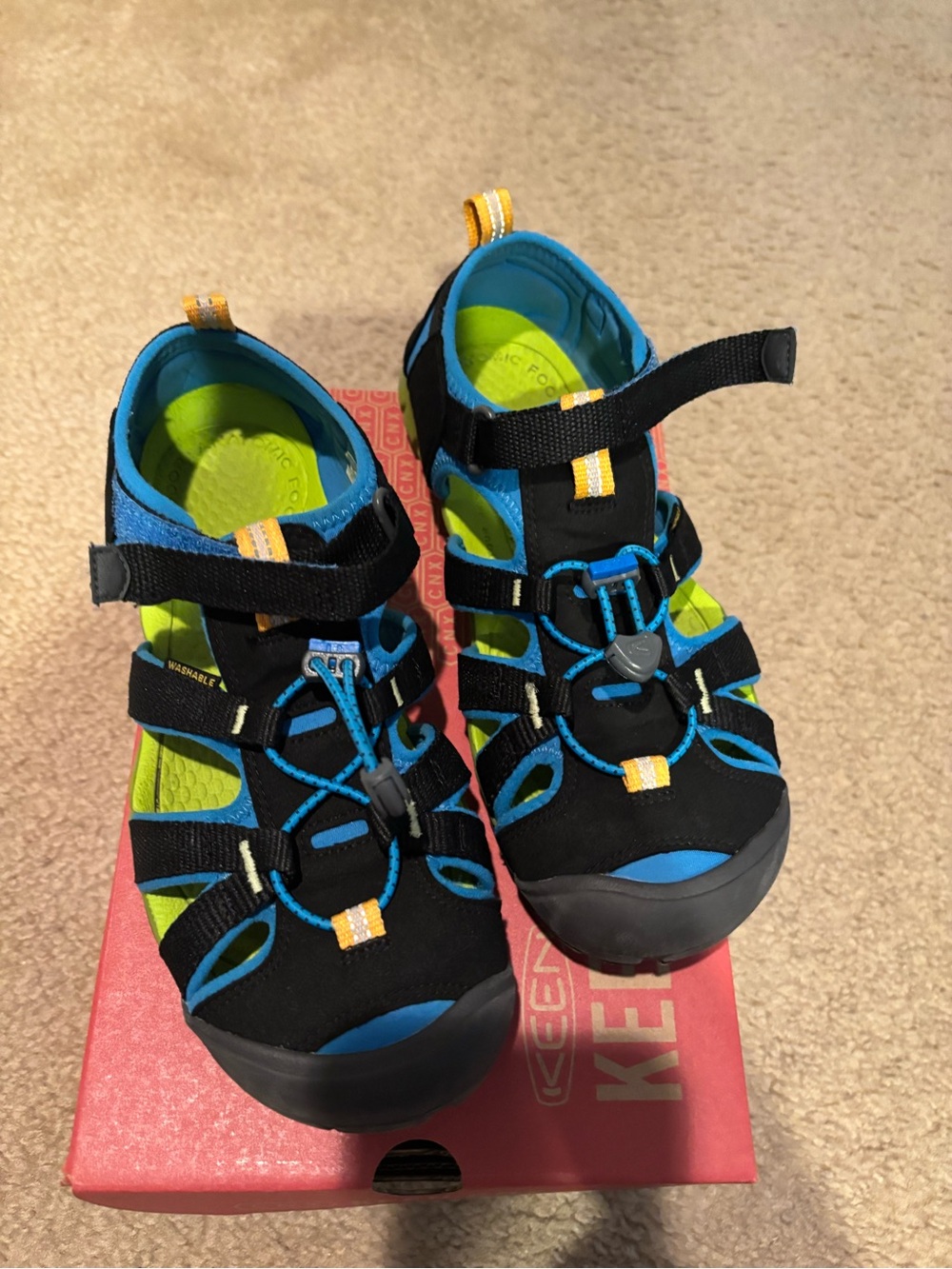 Keen Youth Seacamp II CNX Sandals - Black & Brilliant Blue - size 6